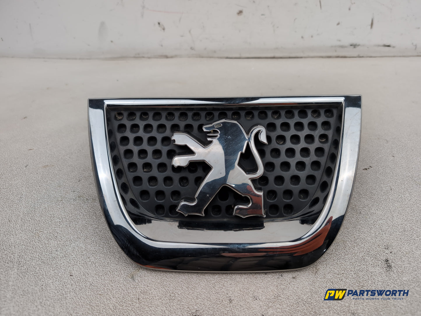 Peugeot 3008 Front Bumper Badge Emblem 9685973077 2009-2016