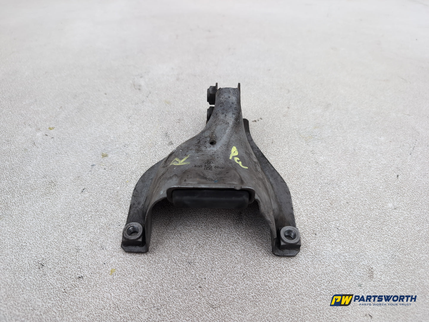 Audi A6 Se Tdi Quattro Right Engine Mounting Bracket Holder 4g0399060f 2011-2014
