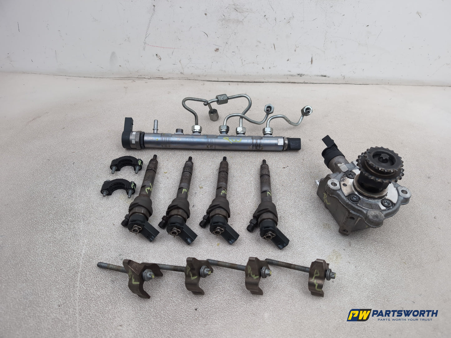 Bmw E87 Lci E90 120d 320d Fuel Pump Injector Rail Pipes And Clamps Set 7797874 - photo 10