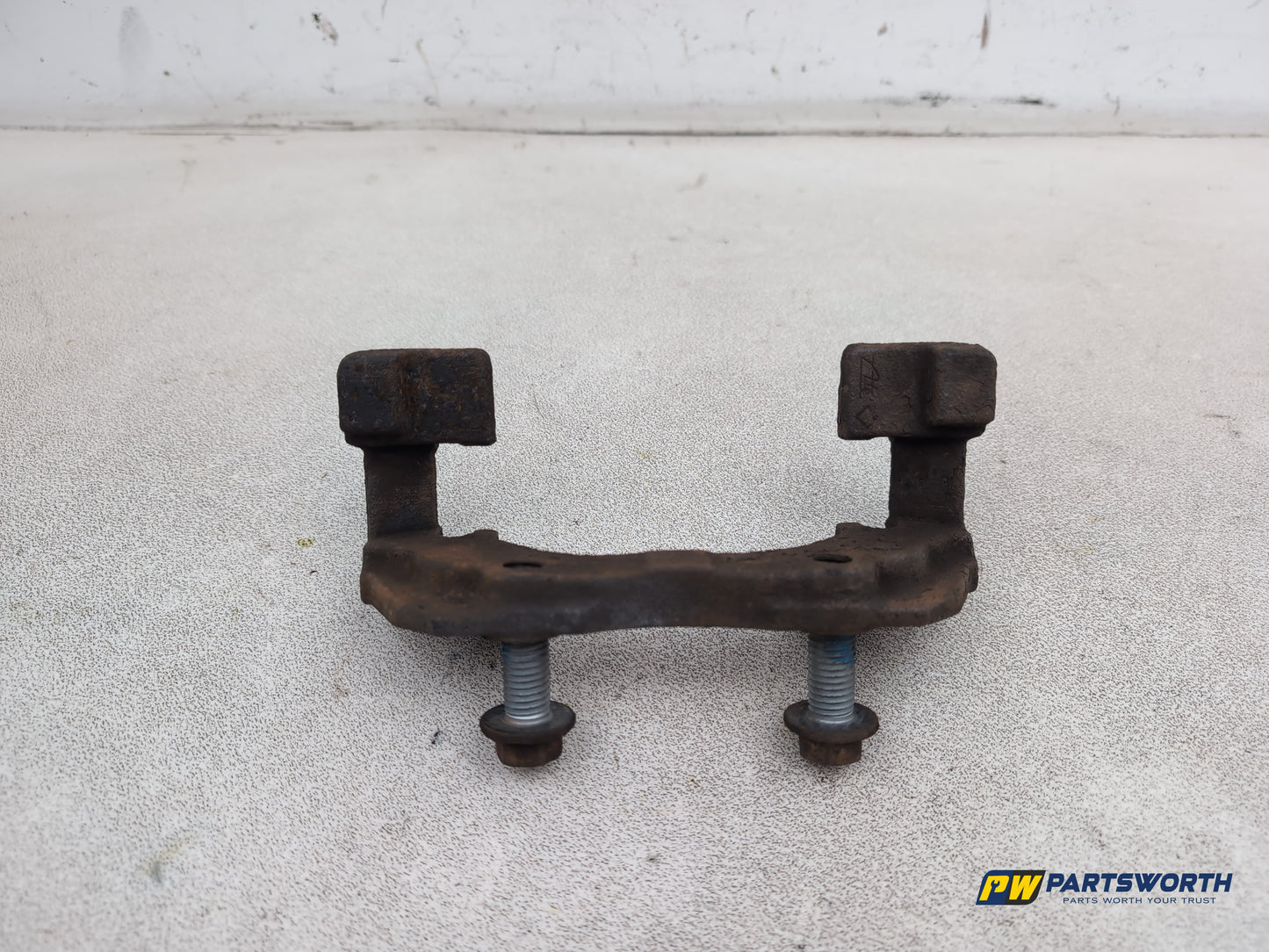 Ford Focus Zetec Turbo Front Right Brake Caliper Support 2011-2018