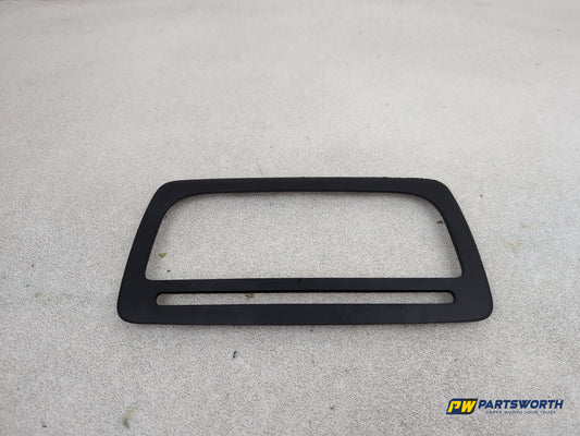 Seat Ibiza Sportrider Radio Head Unit Srrount Trim 6j0858063c 2010-2011