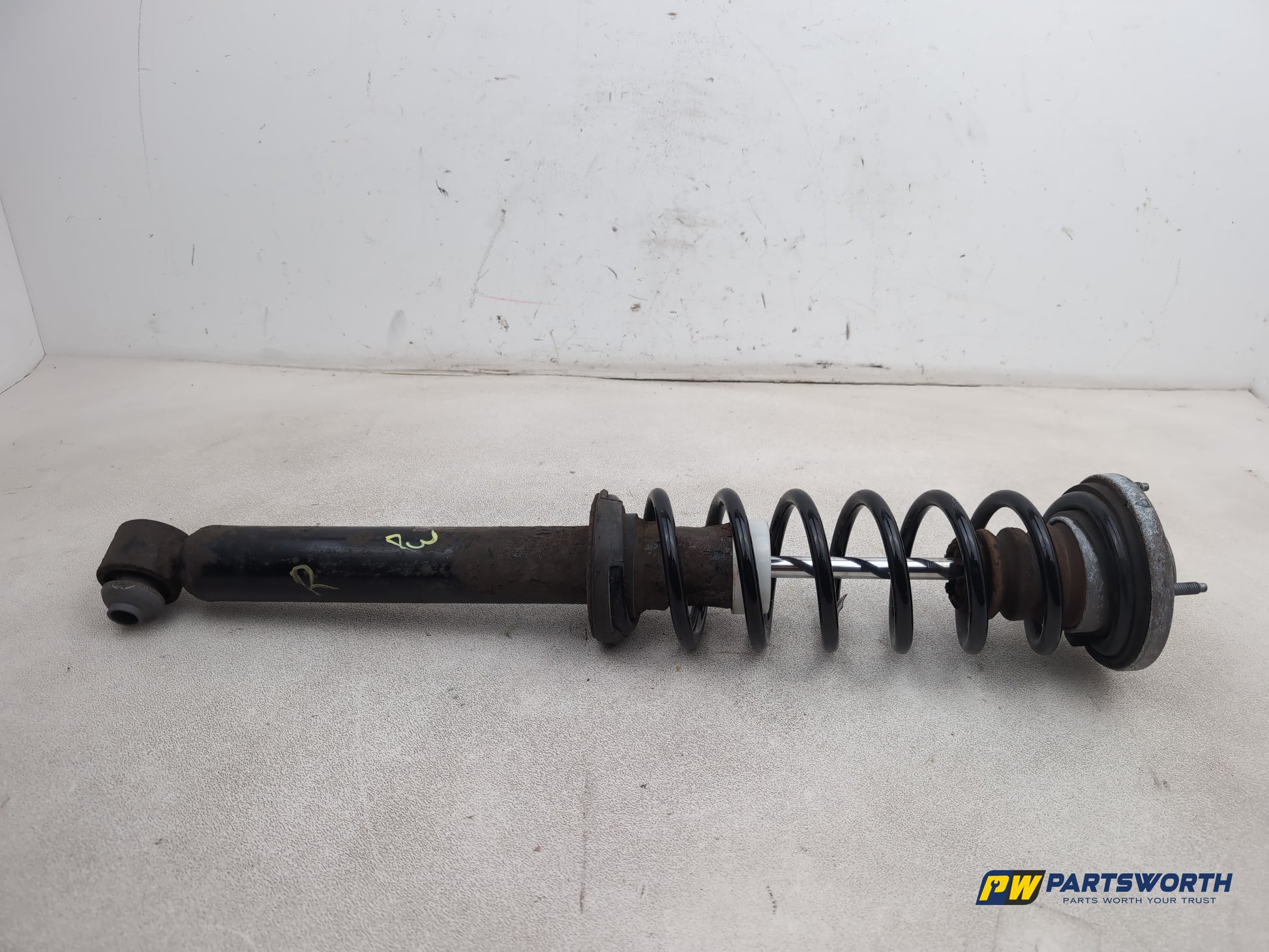 Bmw 520d Se Shock Absorber Rear Lh Passenger Side 6863299 2013-2017