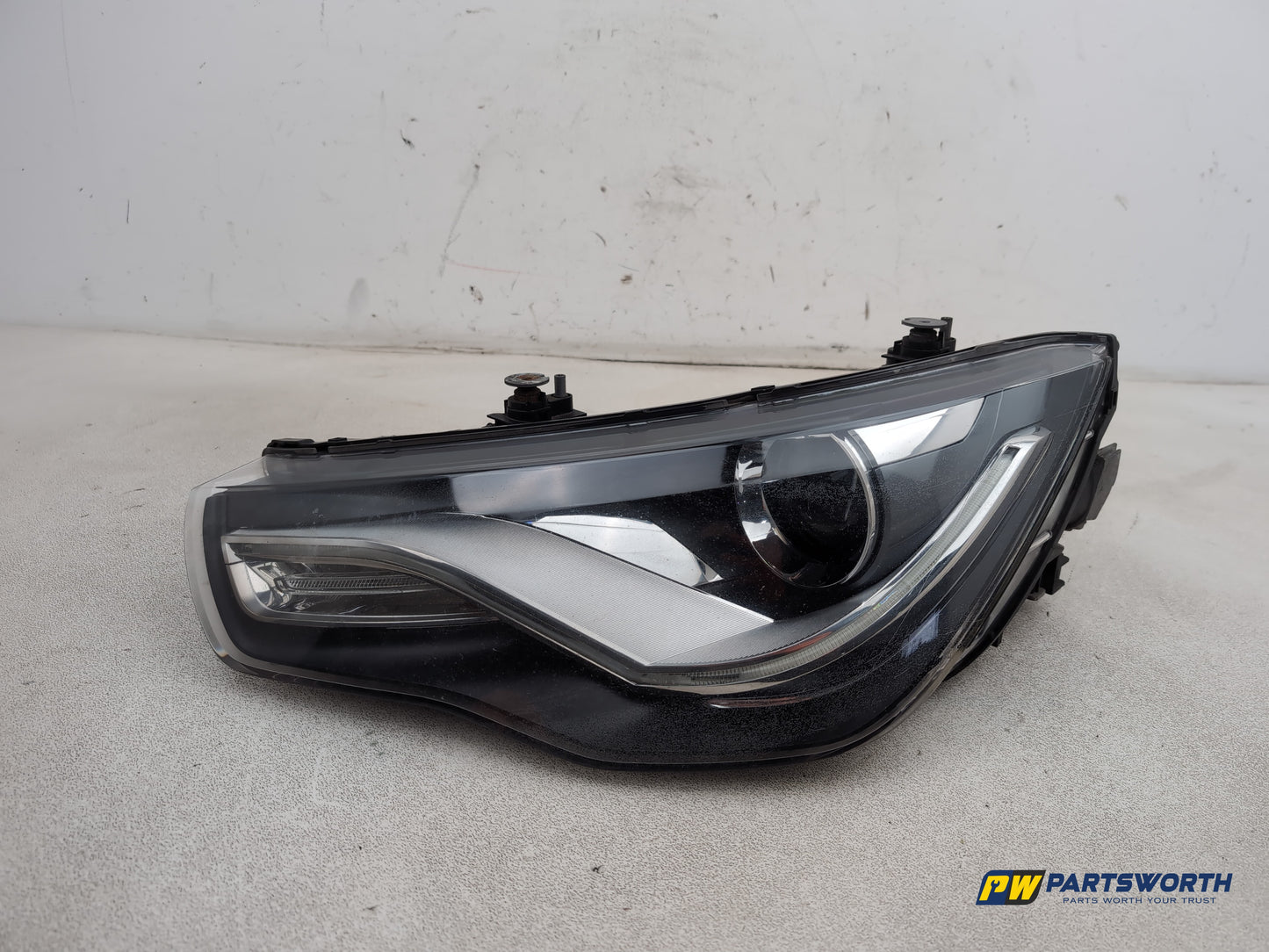Audi A1 Contrast Edition Headlamp Lh Passenger Side Xenon 8x0941003n 2010-2012