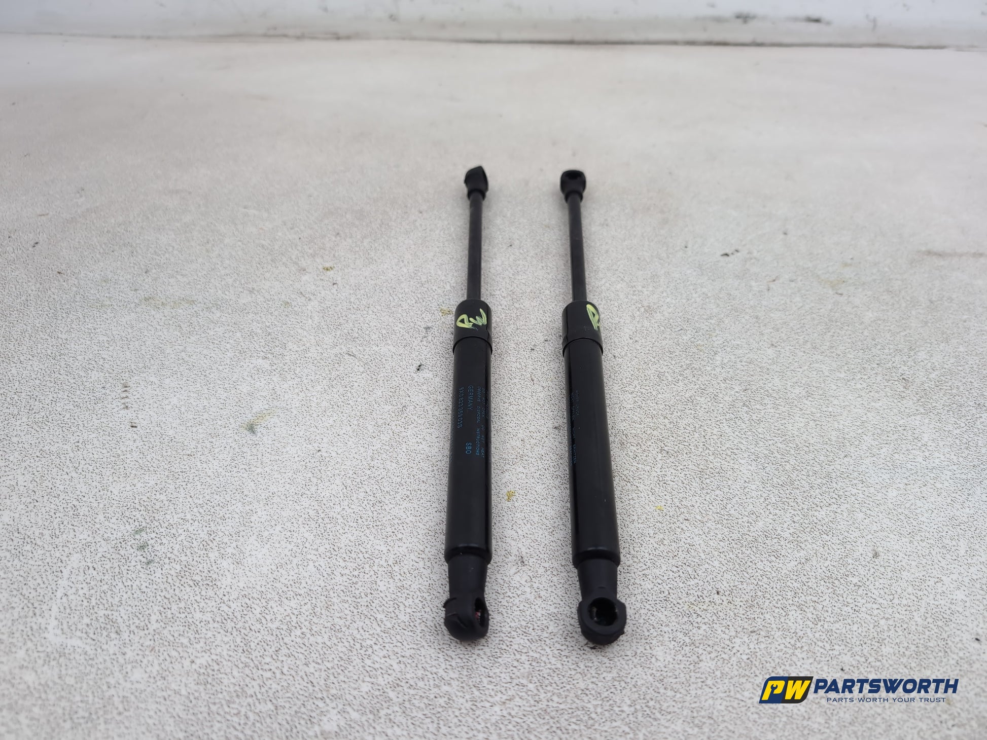 Audi A1 Contrast Edition Tdi Bonnet Strut Pair 8x082335903s 2010-2014 - photo 7