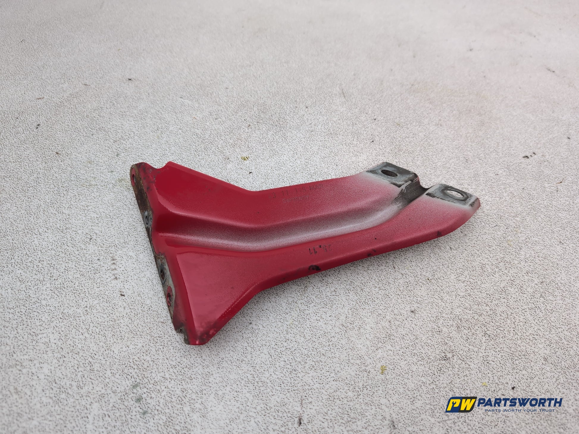 Audi A1 Contrast Edition Front Wing Mount Bracket Right Driver Side 8x0821136a