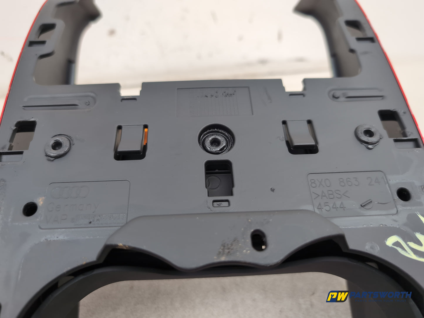 Audi A1 Contrast Edition Tdi Centre Console Surround Trim In Red Lz3m 2010-2012 - photo 7