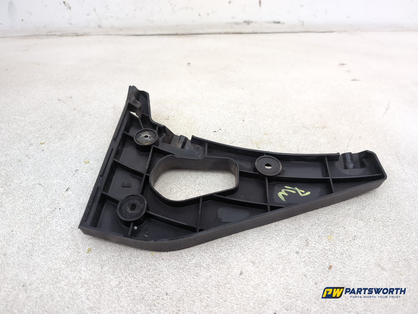 Audi A1 Contrast Edition Tdi Bumper Rear Bracket Lh Passenger Side 8x0807377