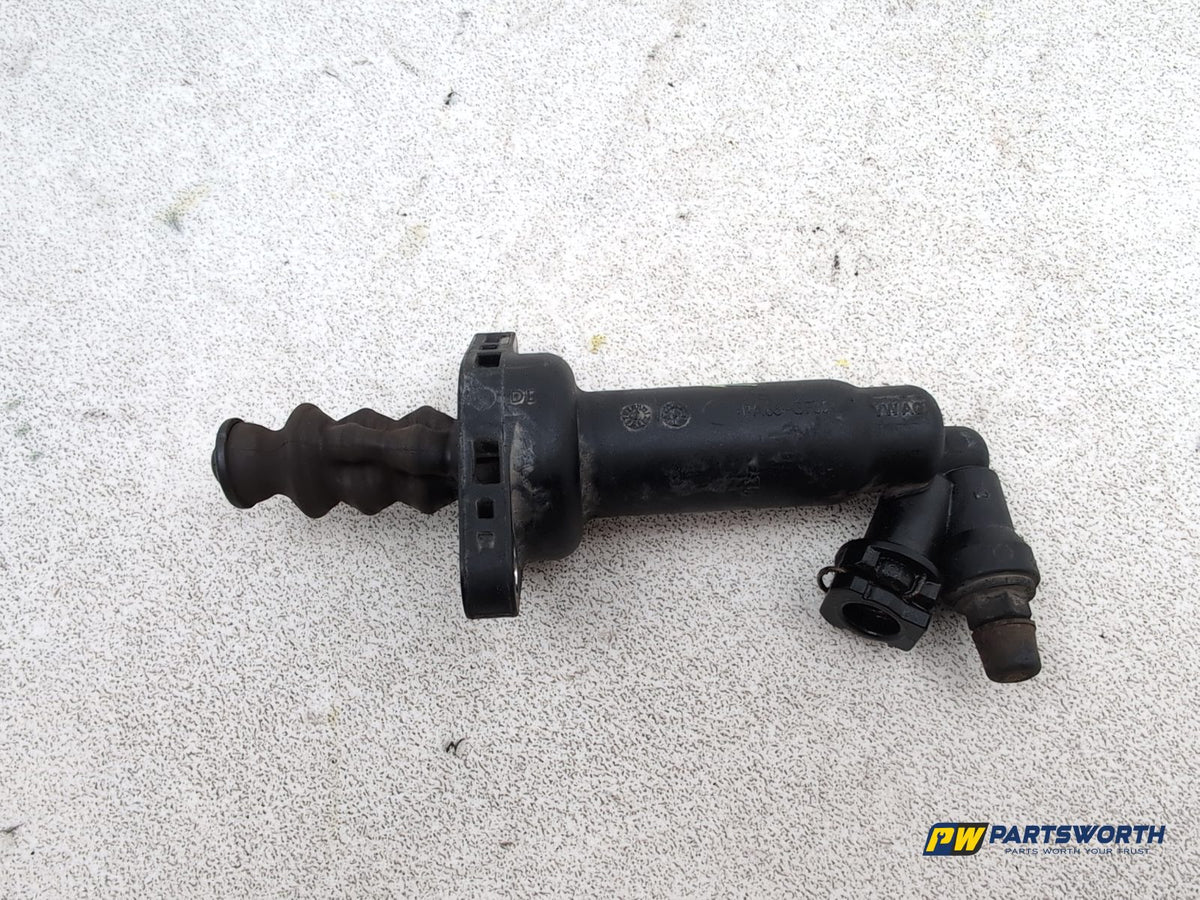 Clutch Slave Cylinder and Pipe  1
