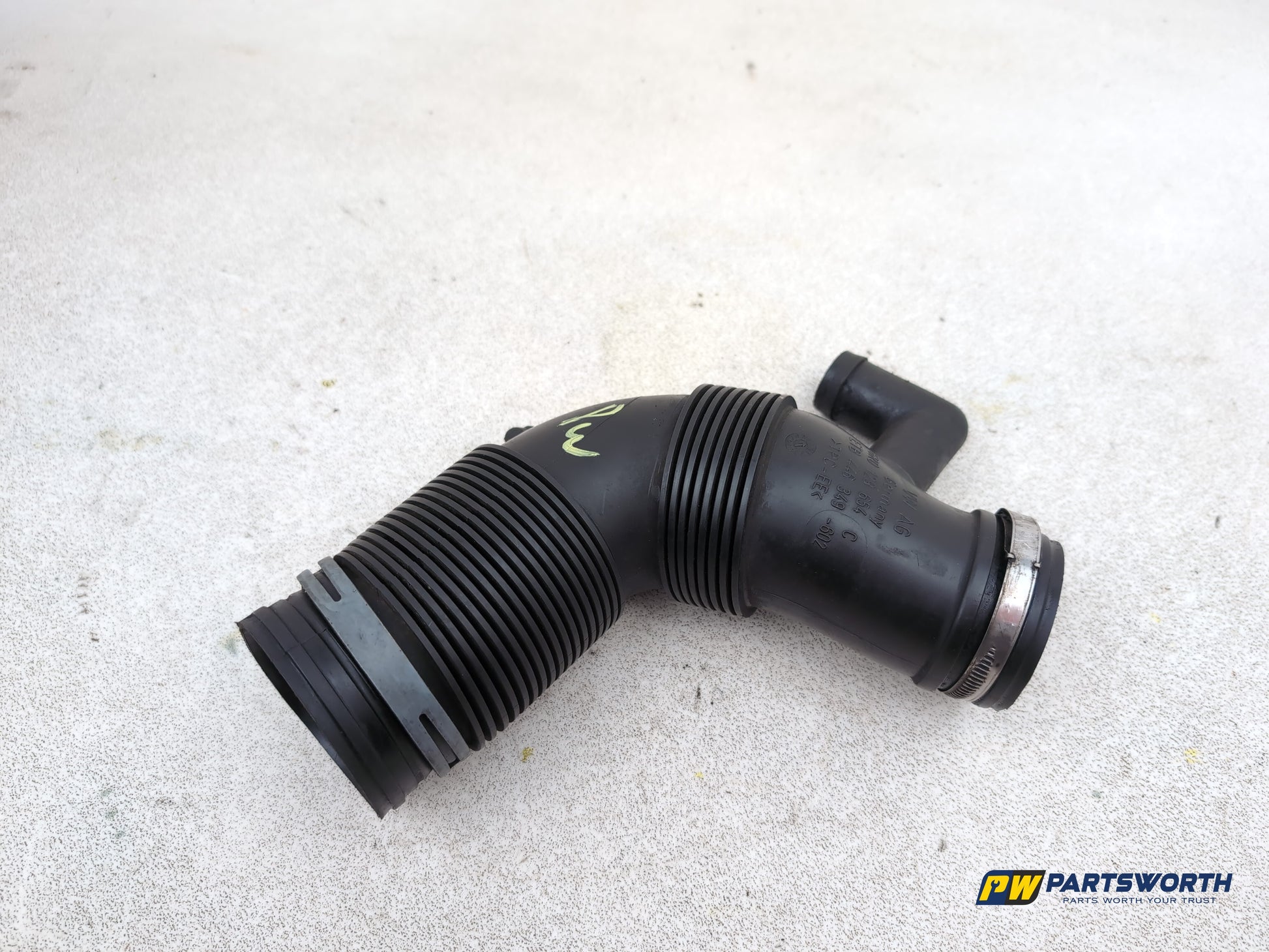 Audi A1 Contrast Edition Tdi Air Intake Pipe 1.6l Diesel 6r0129654c 2008-2012