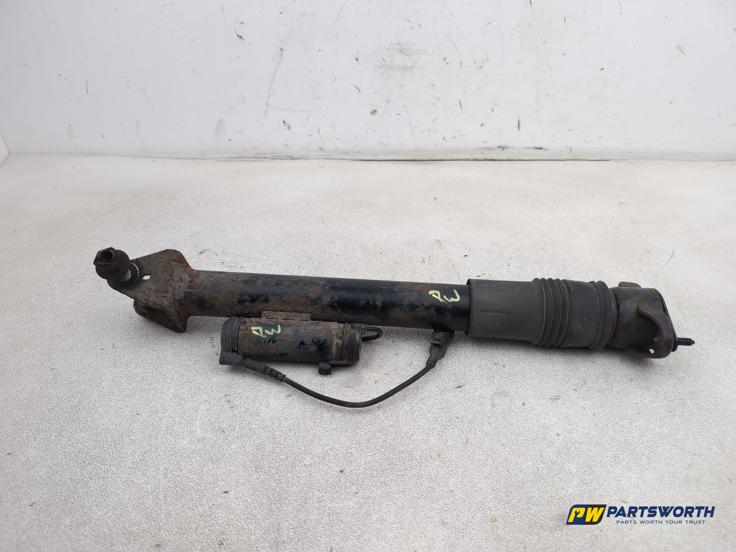 Mercedes-Benz Ml350 Spt Cdi Blueef-Cy Shock Absorber Rear Lh Passenger Side