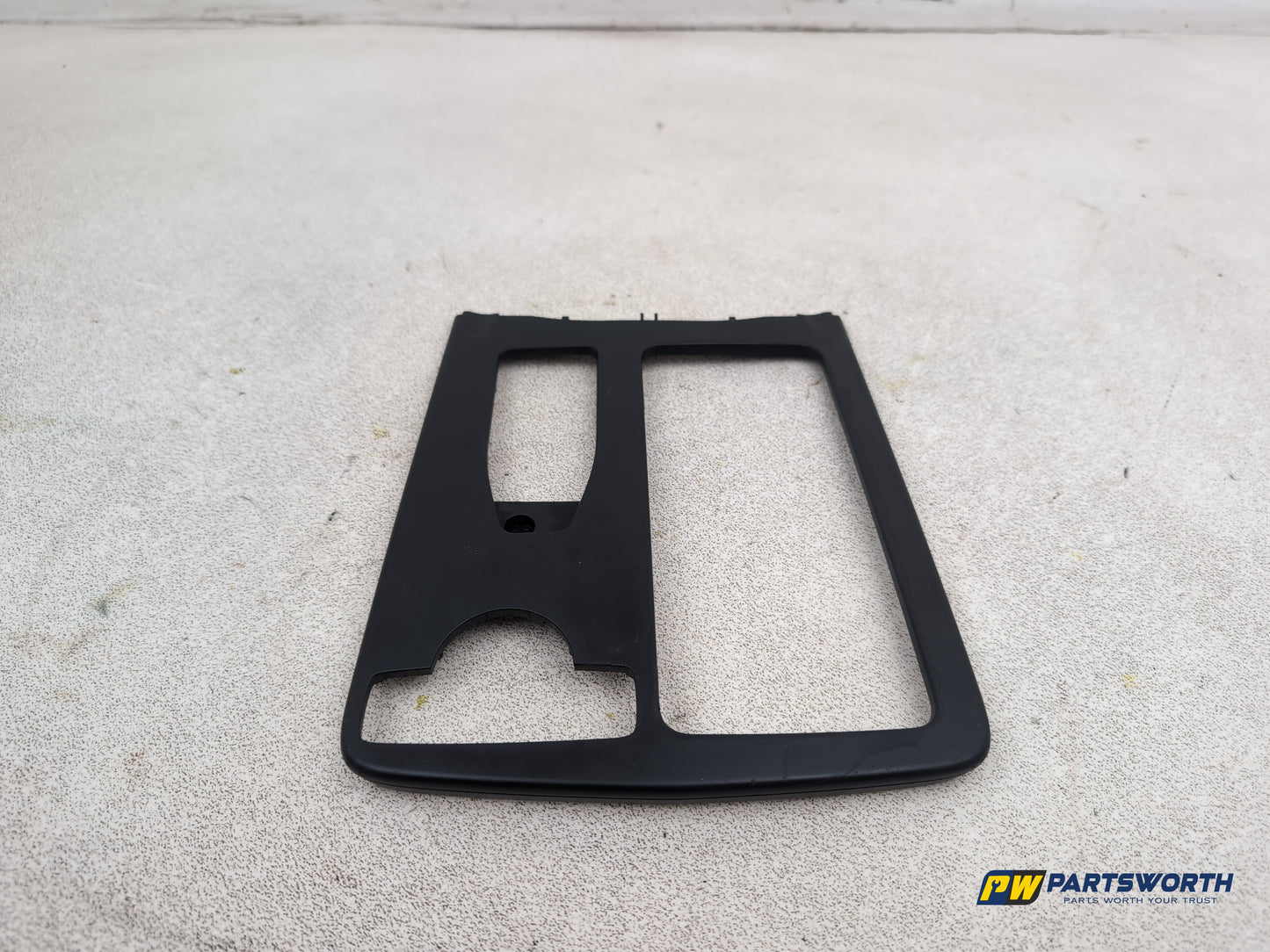 Mercedes-Benz E220 E-Class W212 Centre Console Trim A2046800207 2009-2016
