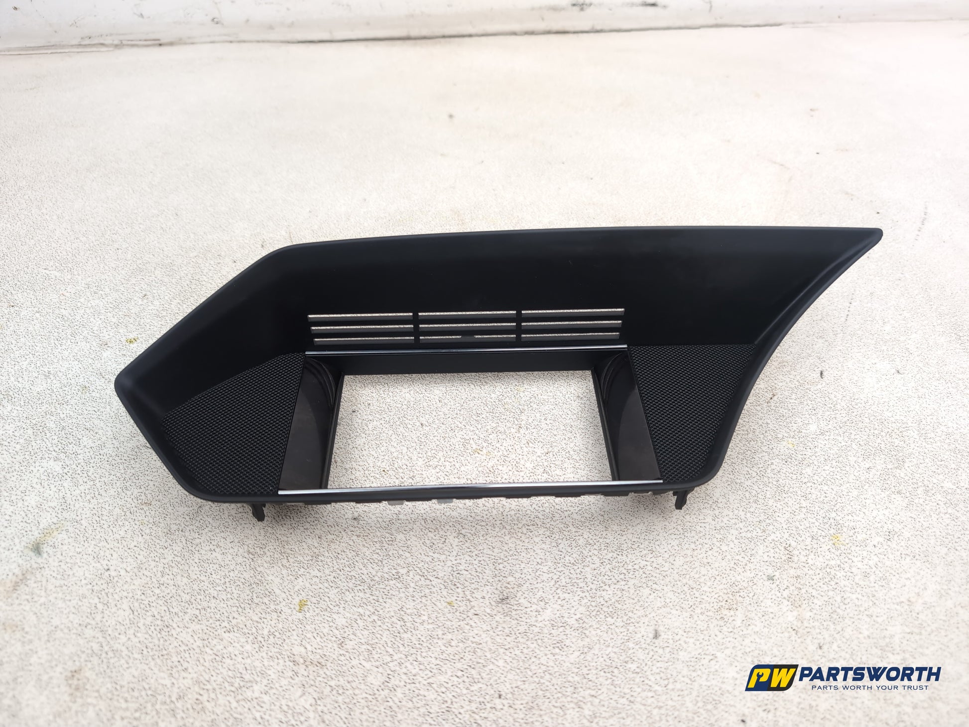 Mercedes-Benz E220 E-Class W212 Dashboard Screen Surround Trim A2126801336 - photo 7