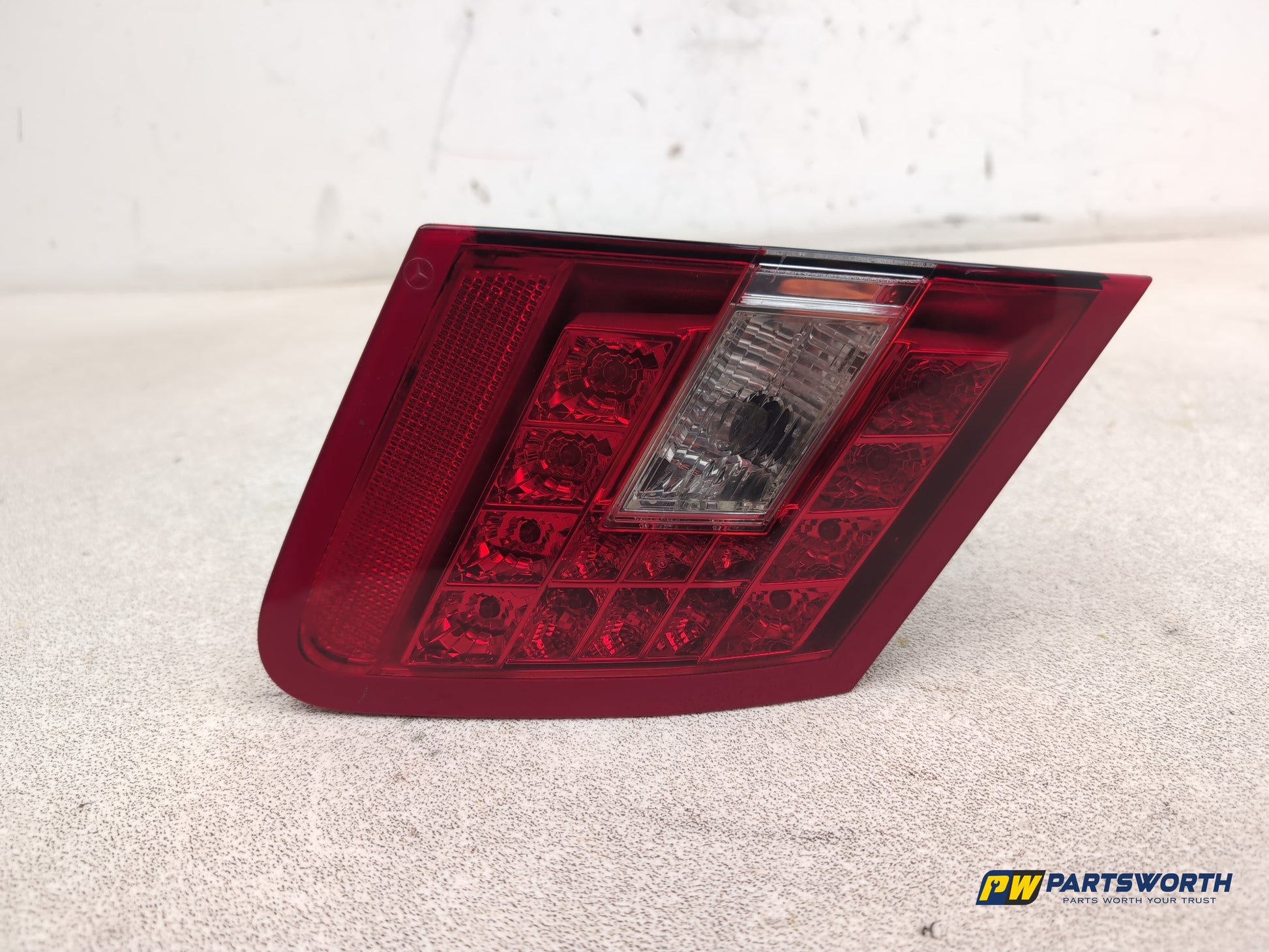 Mercedes-Benz E-Class Lamp Assembly Rear Inner Lh Passenger Side A2128200764 - photo 8