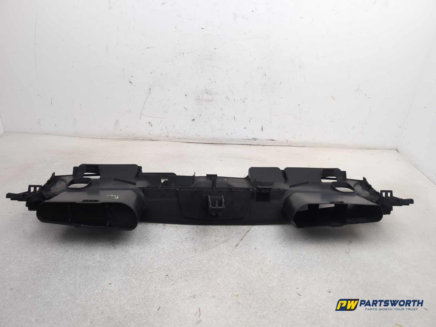 Mercedes-Benz E220 W212 E-Class Slam Panel Air Intake Duct Guide A2125000155 - photo 7