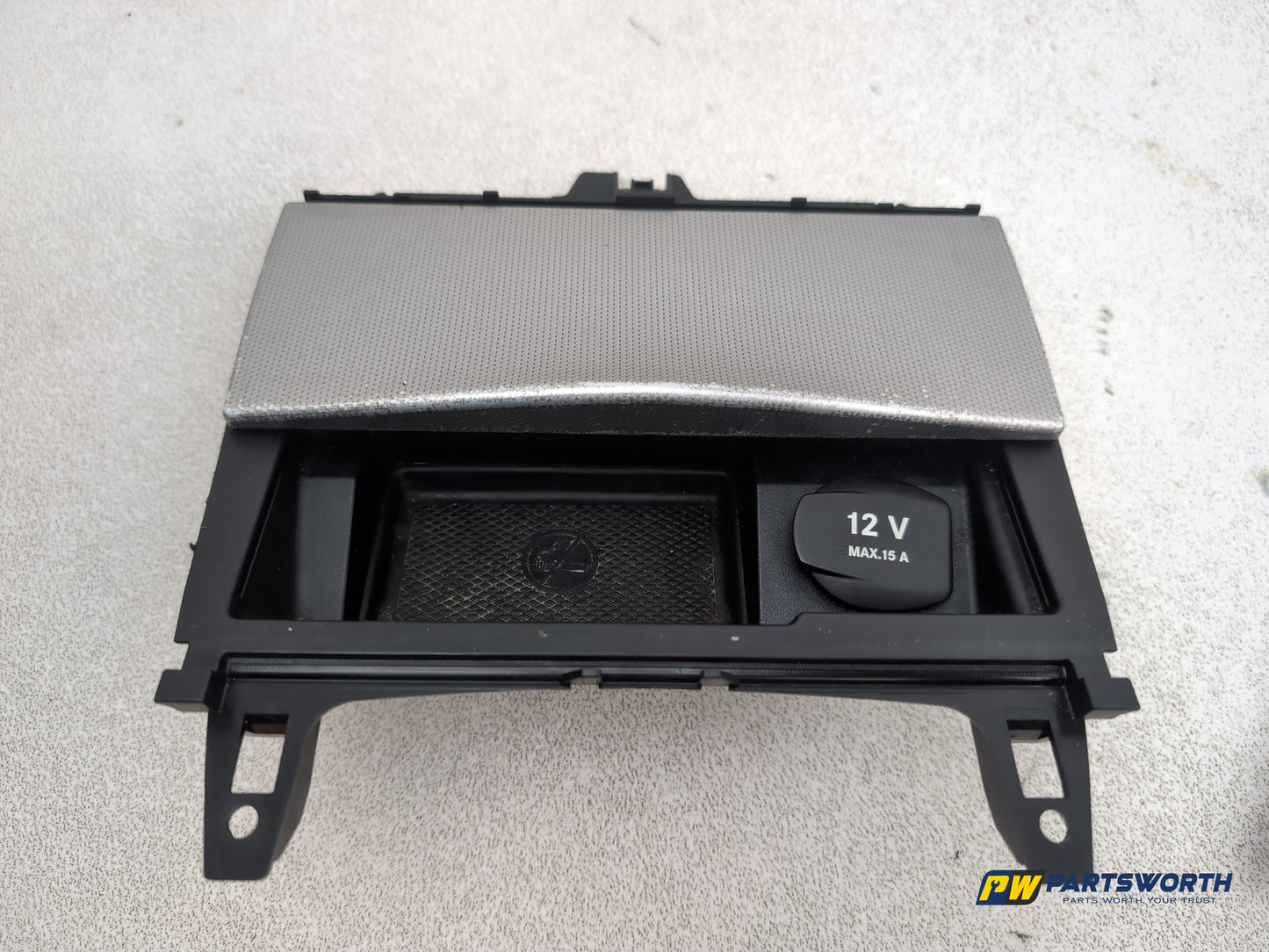 Mercedes-Benz E220 E-Class W212 Dashboard Trims With Air Vents And Ashtray - photo 7