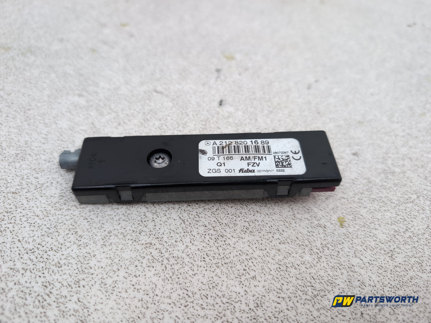 Mercedes-Benz E220 E-Class W212 Antenna Aerial Amplifier Module Unit A2128201689