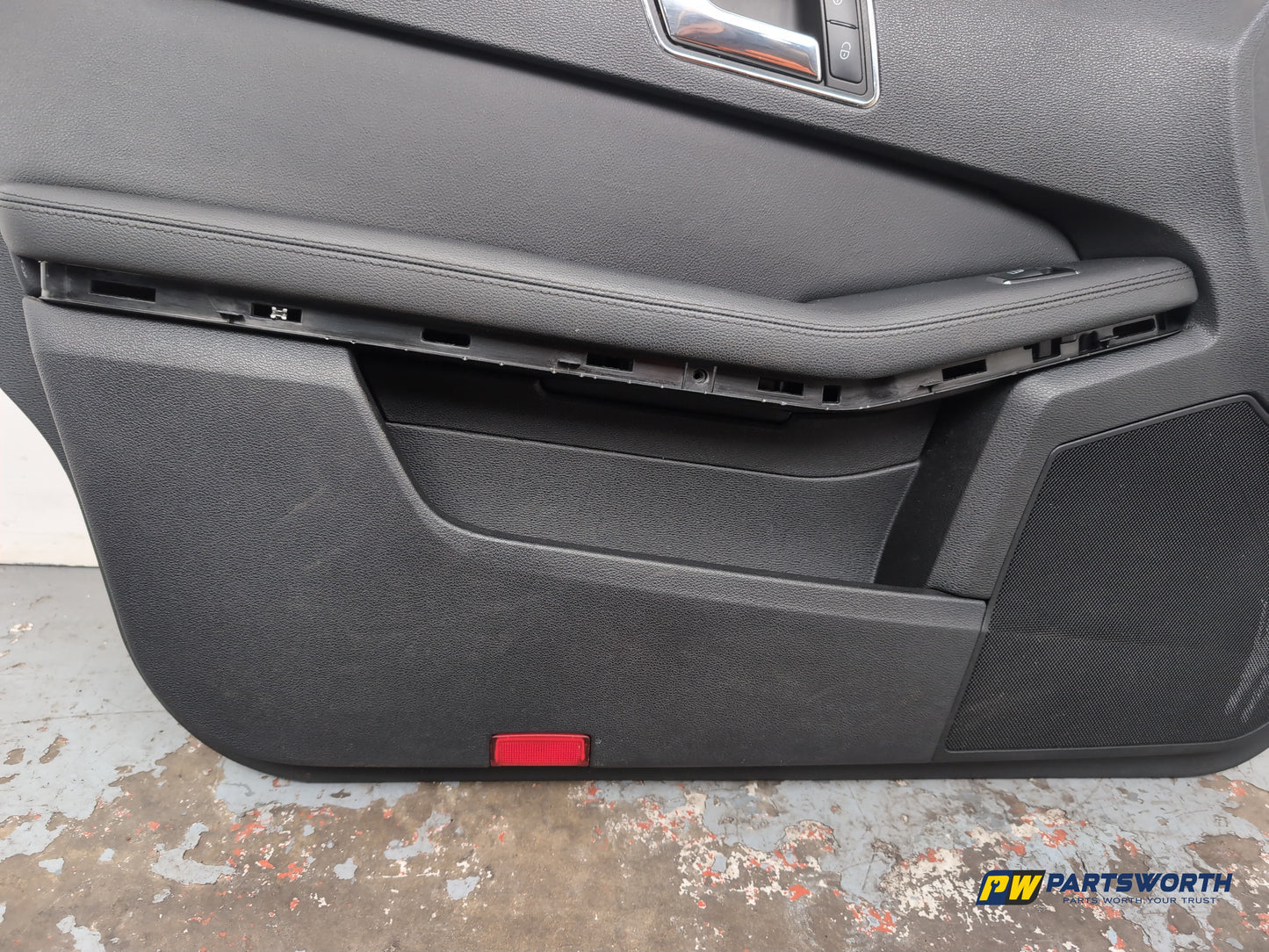 Mercedes-Benz E220 E-Class W212 Saloon Front Left Passenger Side Door Card - photo 7
