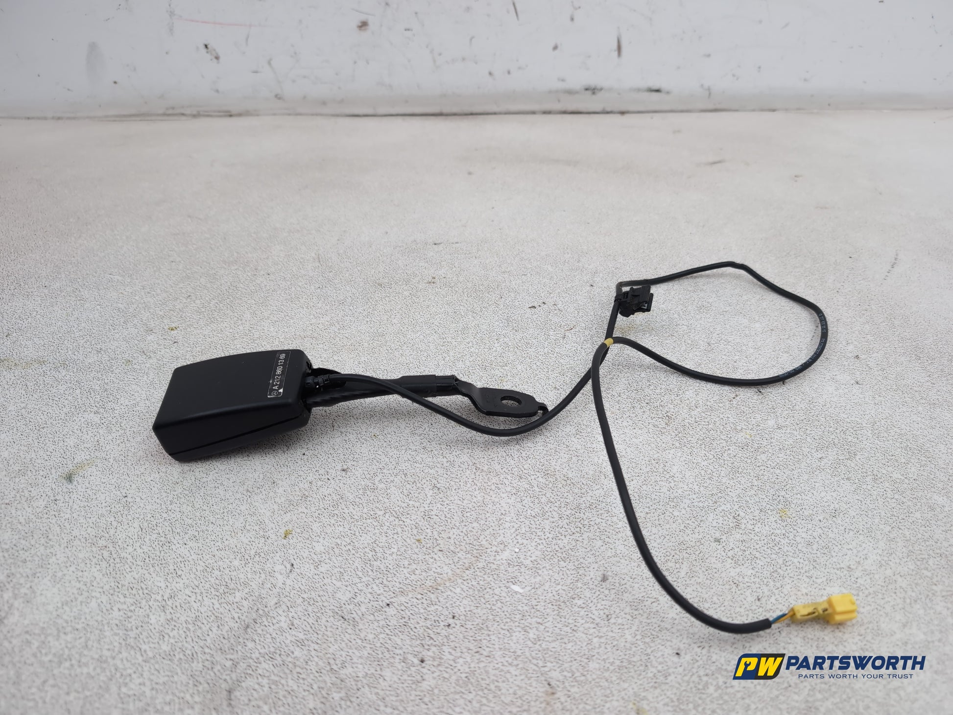 Mercedes-Benz E220 E-Class W212 Seat Belt Buckle Front Left/Right A2128601369