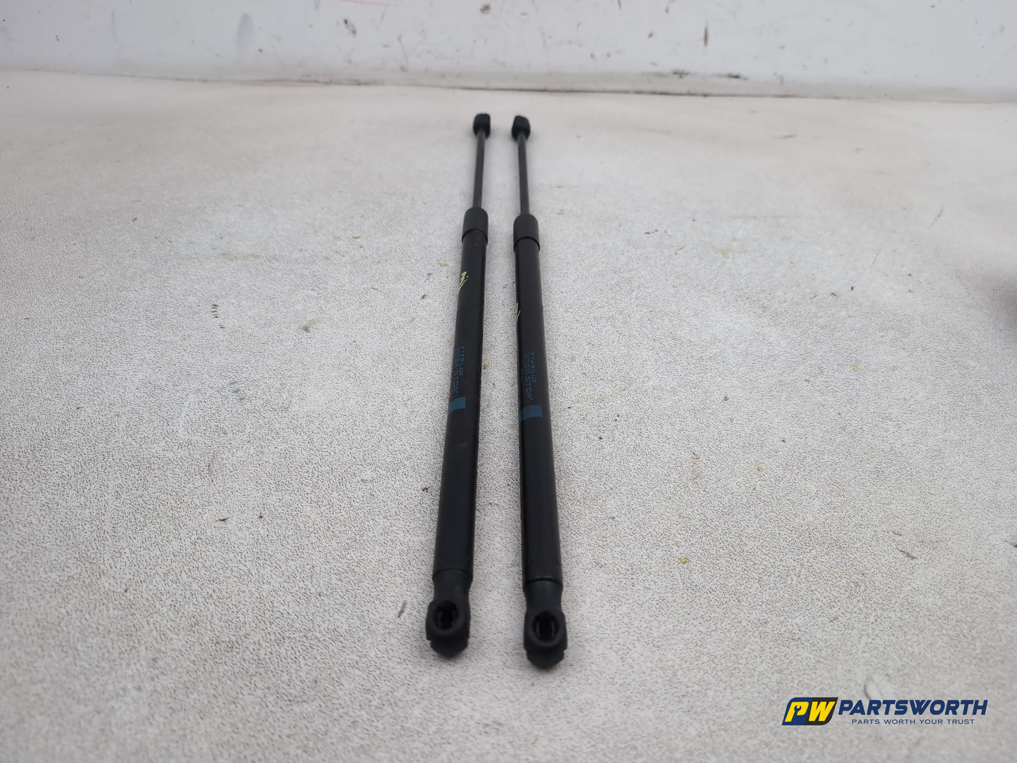 Mercedes-Benz E220 E-Class W212 Saloon Bonnet Gas Struts Pair A2048800029