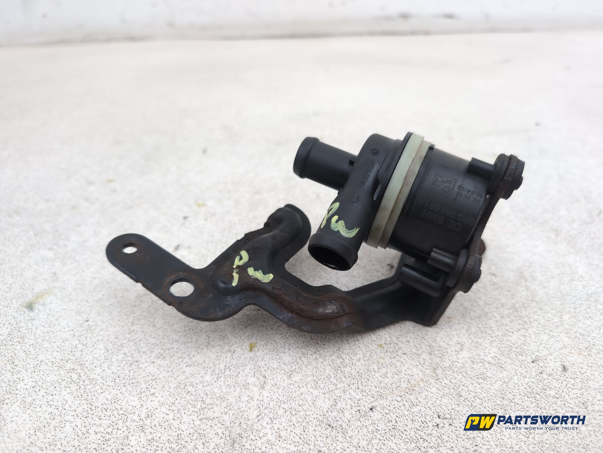 Audi A1 Contrast Edition 1.6l Diesel Auxiliary Water Pump 6r0965561a 2008-2012