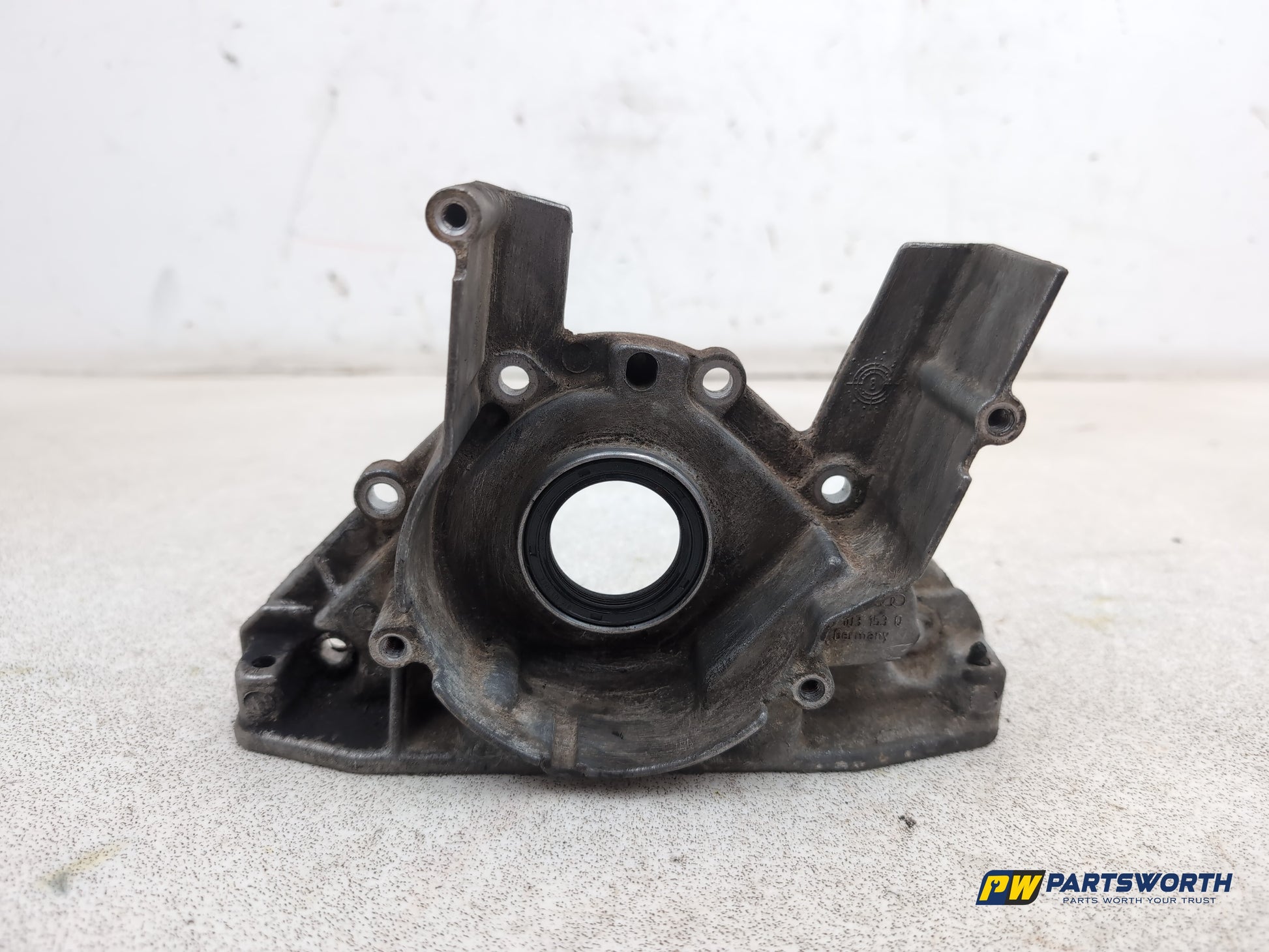Audi A1 Contrast Edition Tdi 1.6l Diesel Crankshaft Seal Housing 038103153