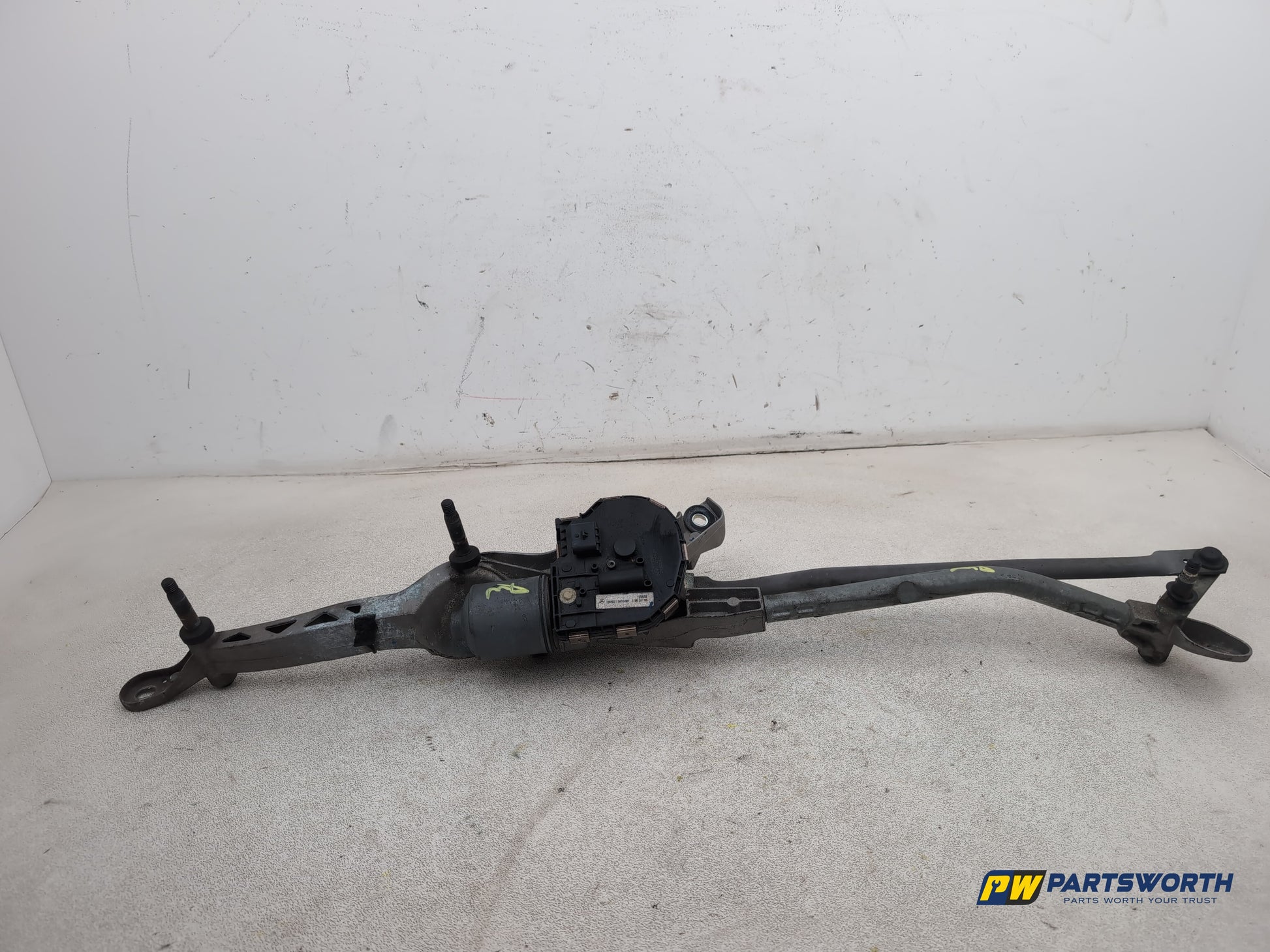 Mercedes-Benz E220 E-Class W212 Wiper Mechanism Linkage And Motor A2128201340