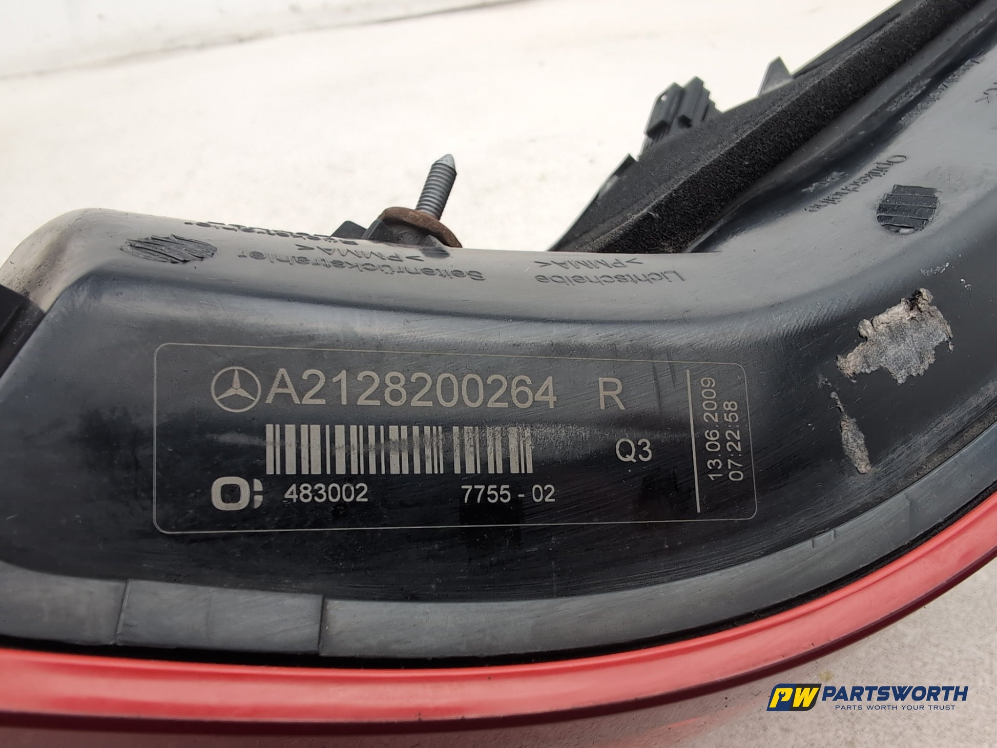 Mercedes-Benz E220 E-Class W212 Lamp Assembly Rear Rh Driver Side A2128200264 - photo 7