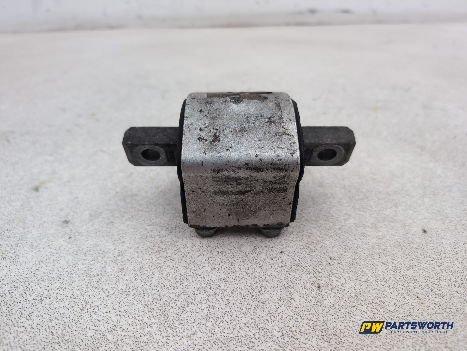 Mercedes-Benz E220 E-Class W212 Transmissision Mounting Support 2009-2016
