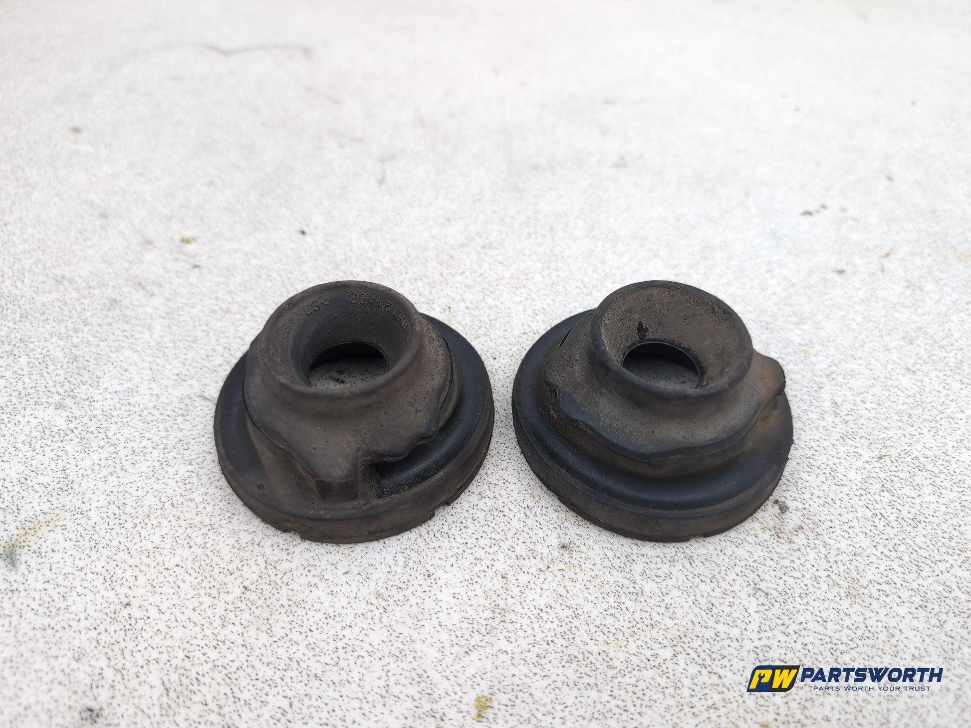 Audi A1 Contrast Edition Tdi Rear Spring Support Rubber Mount Pair 1j0512149b