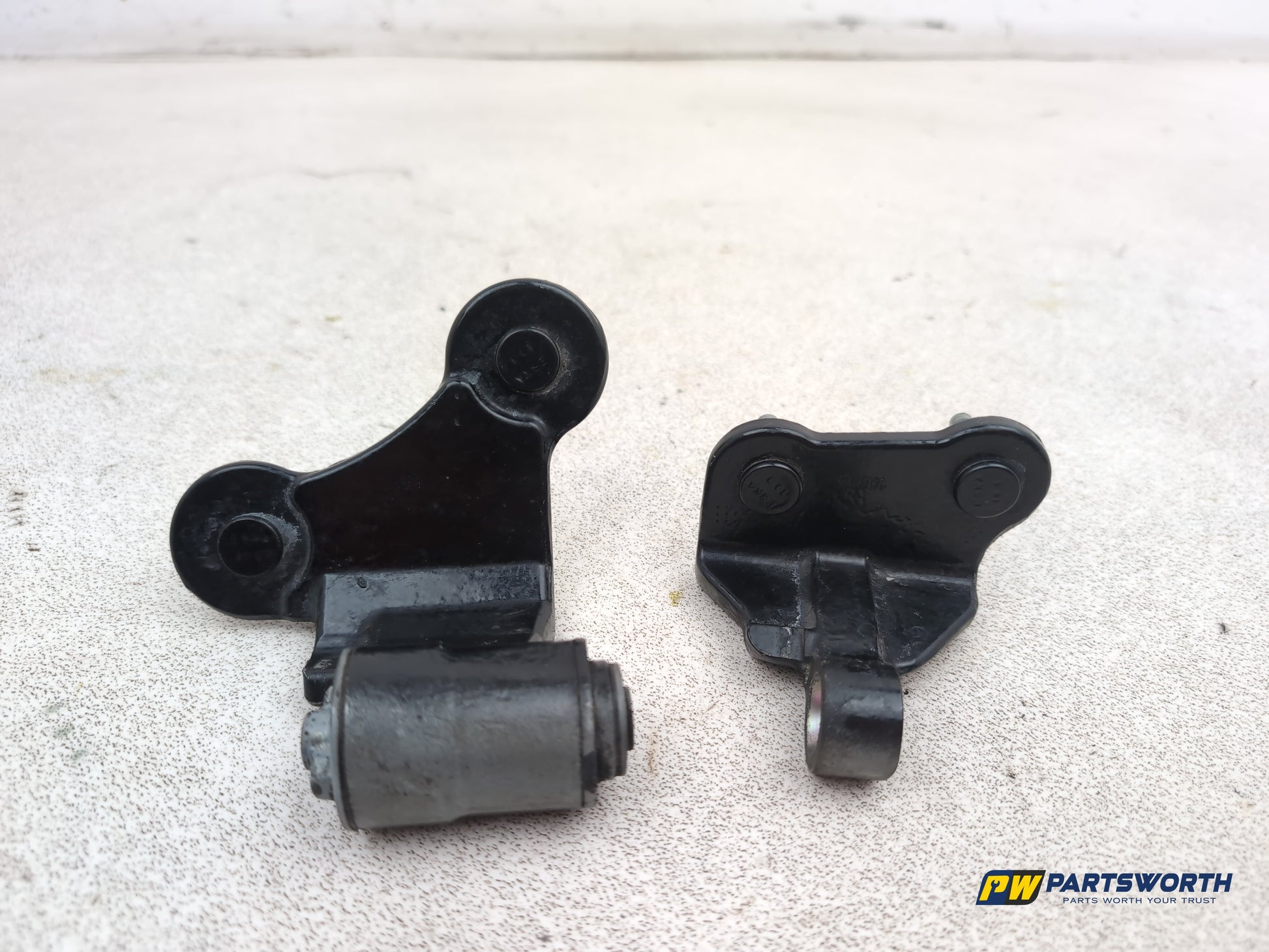 Mercedes-Benz E220 E-Class W212 Rear Door Hinges Pair Rh Driver Side 2009-2016