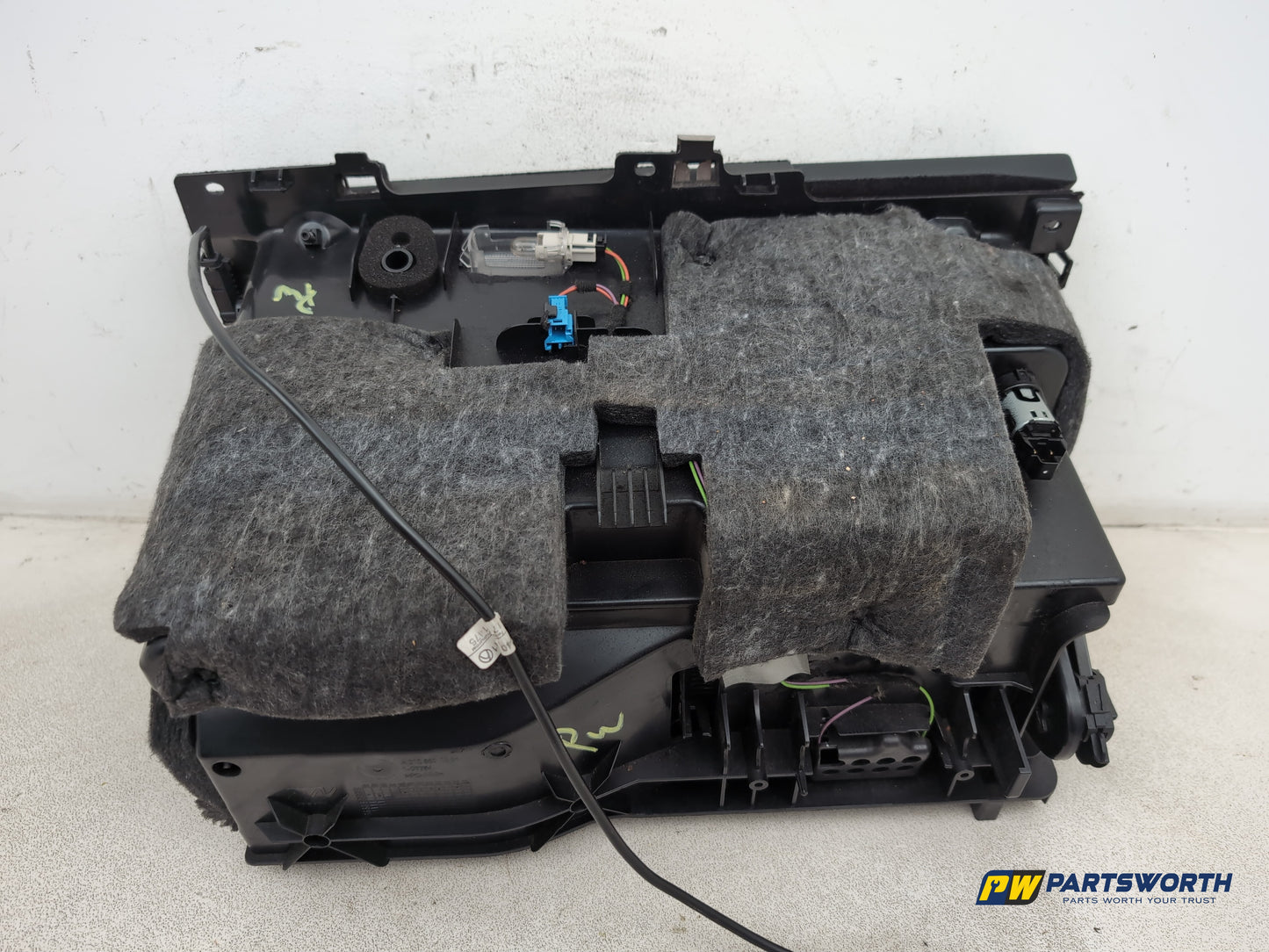 Mercedes-Benz E220 E-Class W212 Saloon Glove Compartment Assembly A2126800391 - photo 7