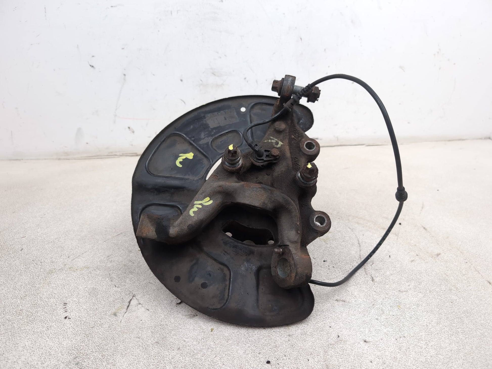 Mercedes-Benz E220 E-Class W212 Wheel Hub Front Rh Driver Side 2009-2016