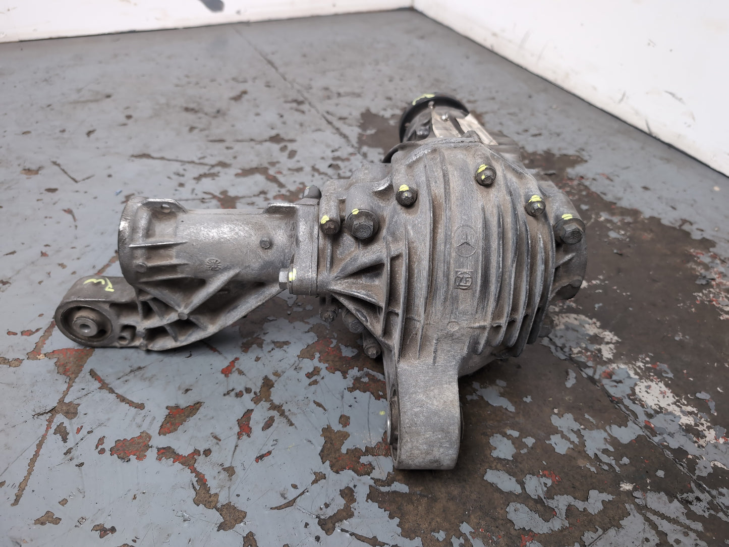 Mercedes-Benz Ml300 Sport Cdi Blue-Cy Automatic Differential Front A1643302102 - photo 7