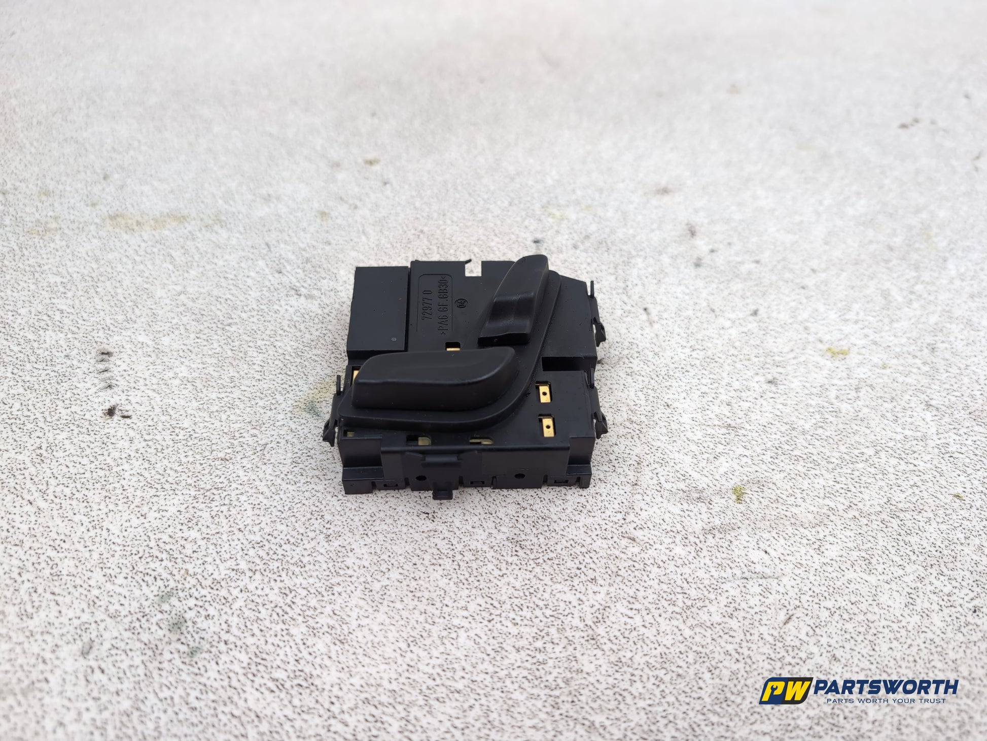 Mercedes-Benz E220 E-Class W212 Front Left Seat Control Switch A2048701858