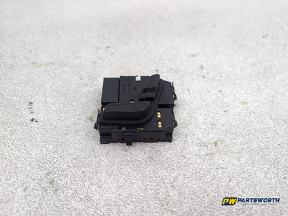 Mercedes-Benz E220 E-Class W212 Front Left Seat Control Switch A2048701858