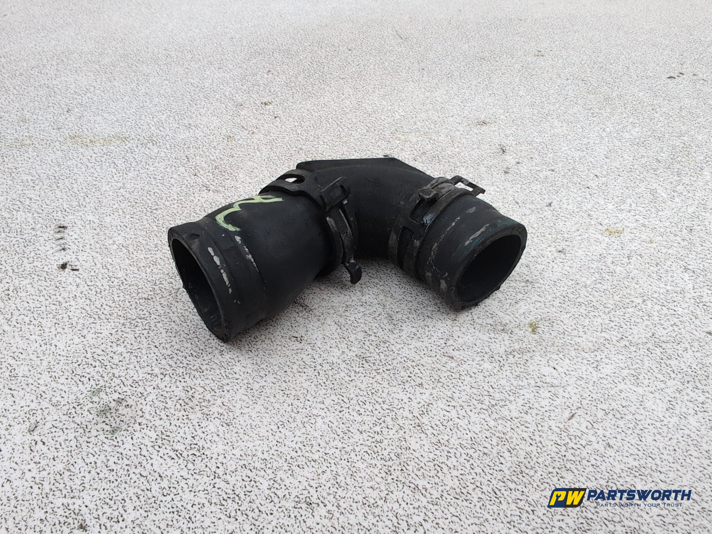 Mercedes-Benz E220 E-Class W212 Coolant Hose Pipe Connector 2009-2016