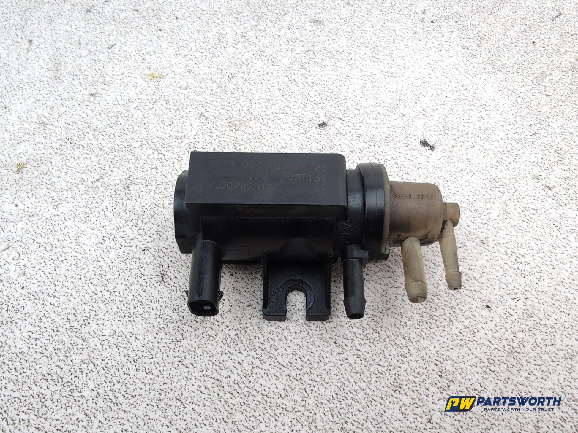 Mercedes-Benz E220 E-Class W212 Turbo Solenoid Valve A0071531428 2009-2016