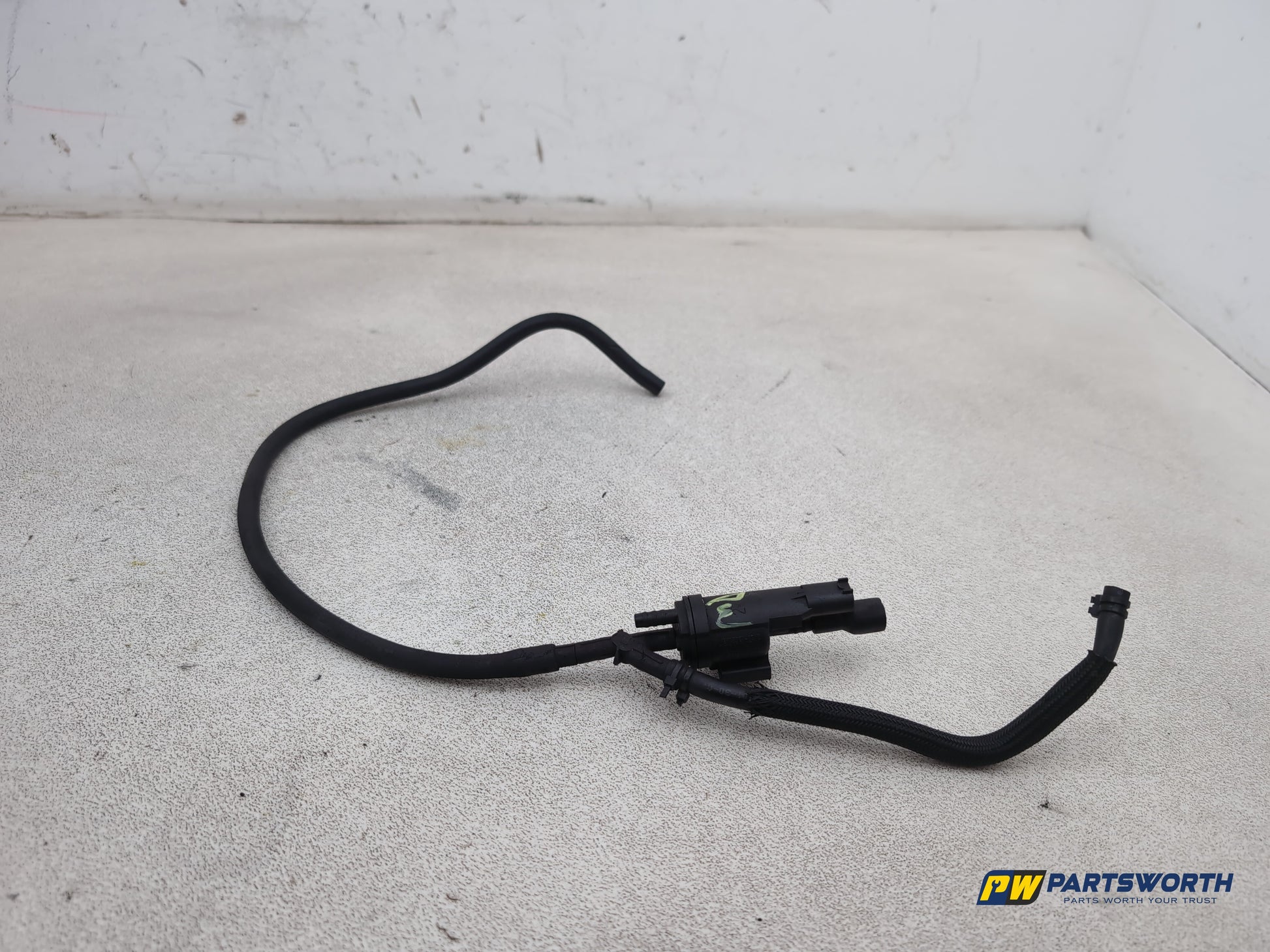 Mercedes-Benz E220 E-Class W212 Vacuum Valve Solenoid And Pipe 0025401497