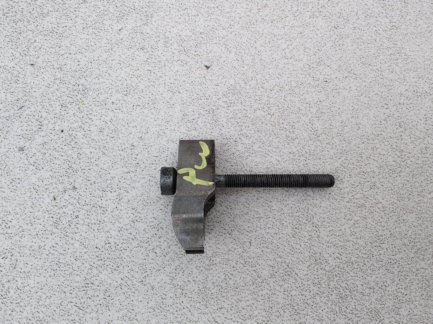 Mercedes-Benz E220 E-Class W212 2.1l Diesel Fuel Injector Clamp With Bolt