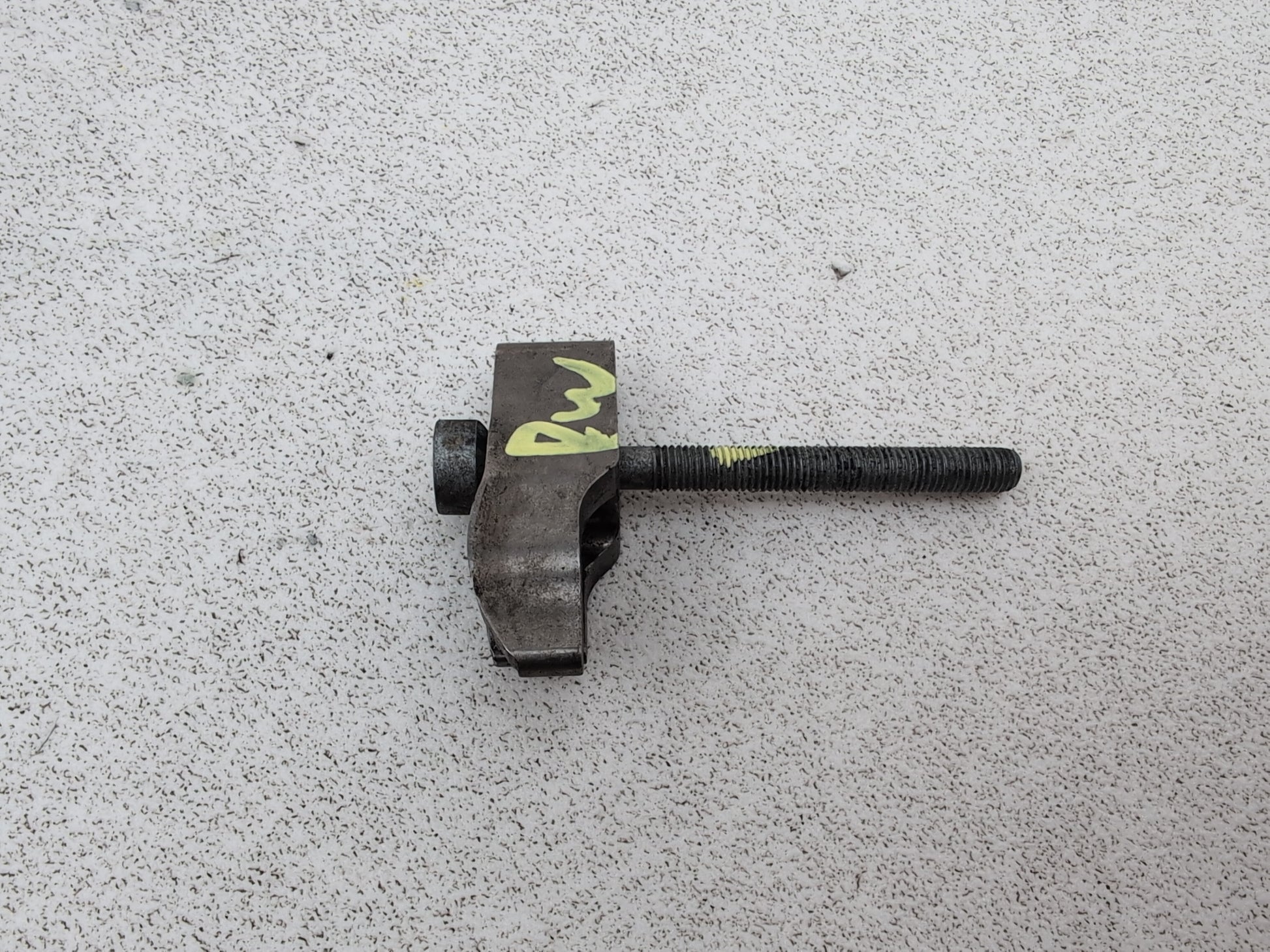 Mercedes-Benz E220 E-Class W212 2.1l Diesel Fuel Injector Clamp With Bolt