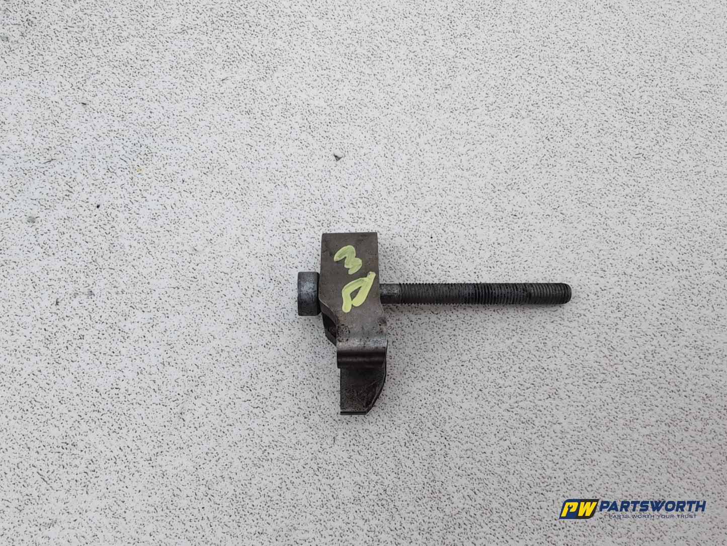 Mercedes-Benz E220 E-Class W212 2.1l Diesel Fuel Injector Clamp With Bolt