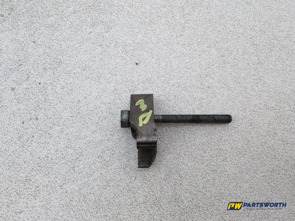 Mercedes-Benz E220 E-Class W212 2.1l Diesel Fuel Injector Clamp With Bolt