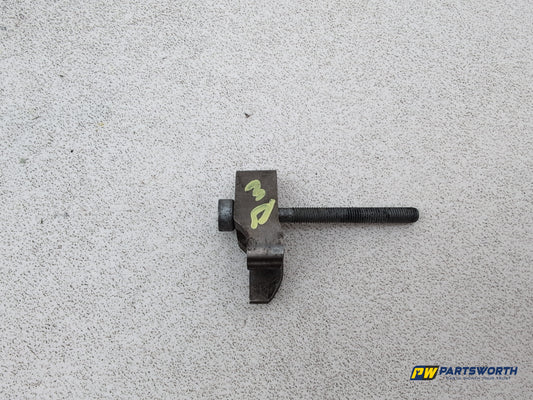 Mercedes-Benz E220 E-Class W212 2.1l Diesel Fuel Injector Clamp With Bolt