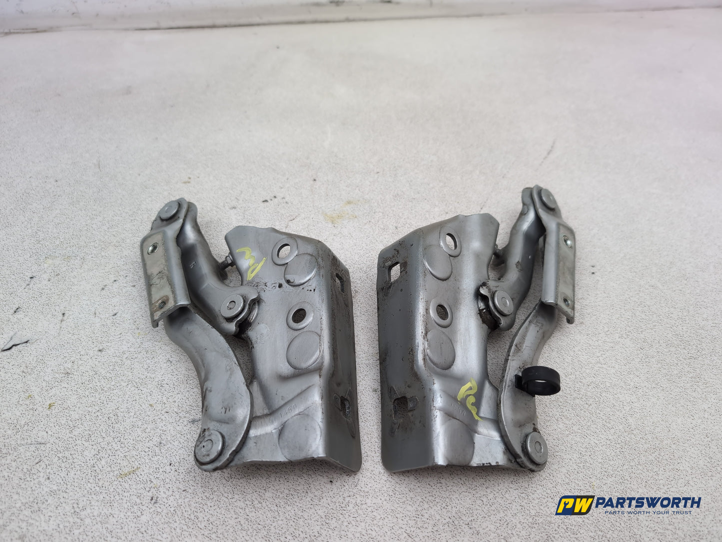 Mercedes-Benz B200 B-Class W245 Bonnet Hinges Pair A1698800328 2005-2011