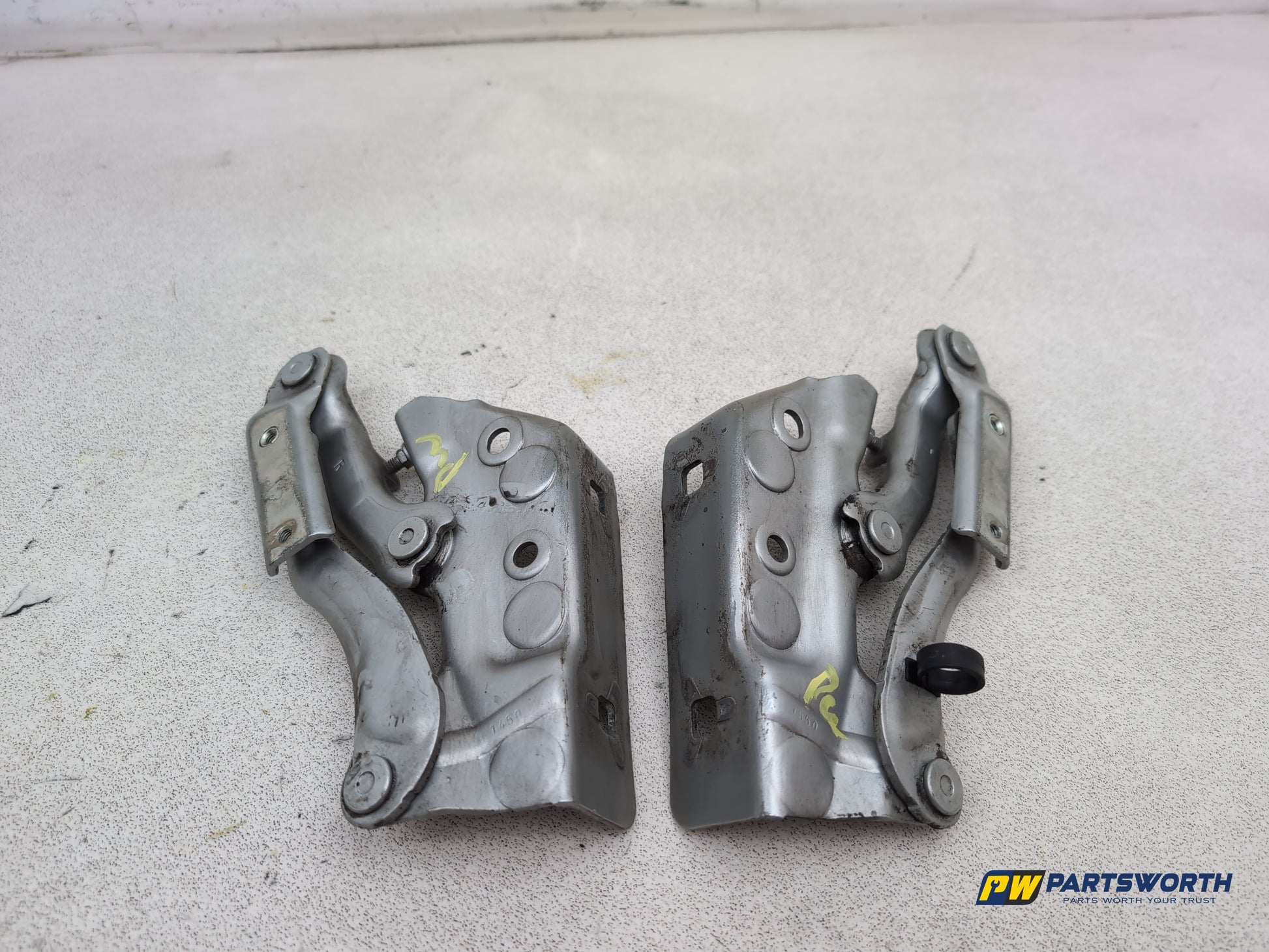 Mercedes-Benz B200 B-Class W245 Bonnet Hinges Pair A1698800328 2005-2011