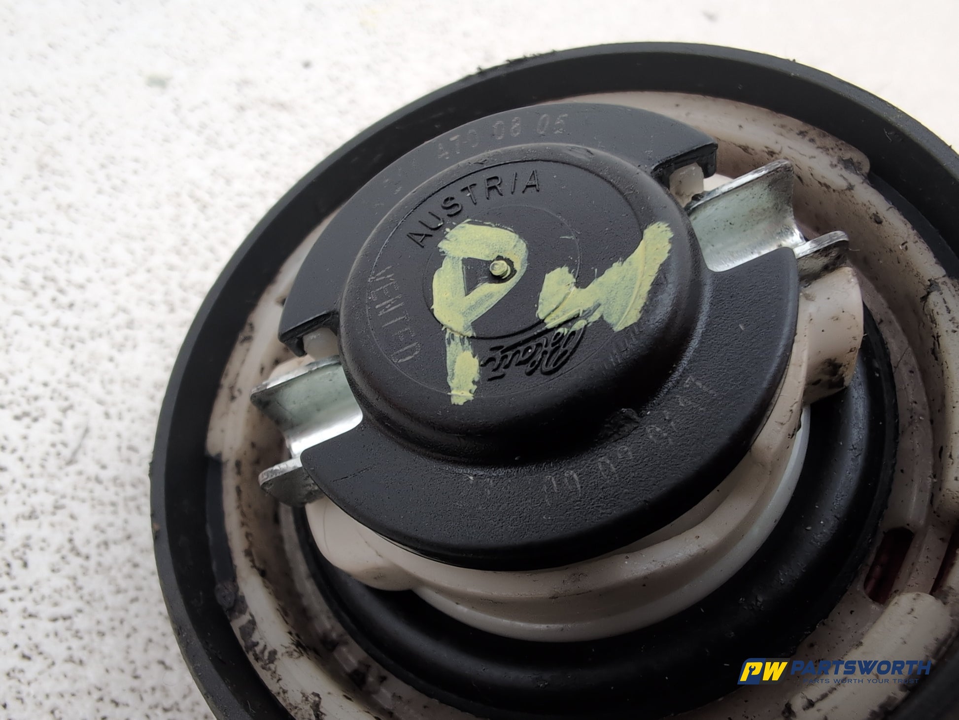 Mercedes-Benz B200 B-Class W245 Fuel Filler Cap 2005-2011 - photo 6