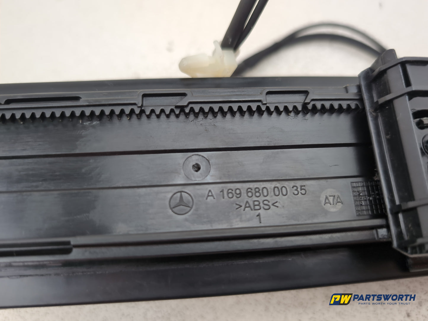 Mercedes-Benz B200 B-Class W245 Centre Console Storage Tray A1696800035 - photo 7