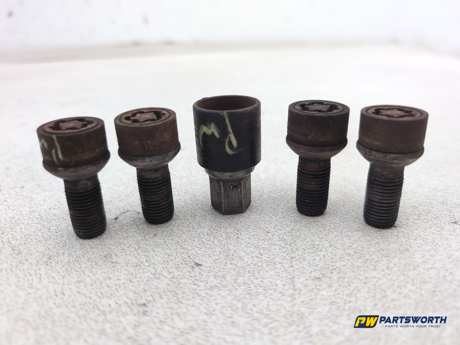 Mercedes-Benz B200 B-Class W245 Wheel Lock Nut Set B66470155 - photo 7