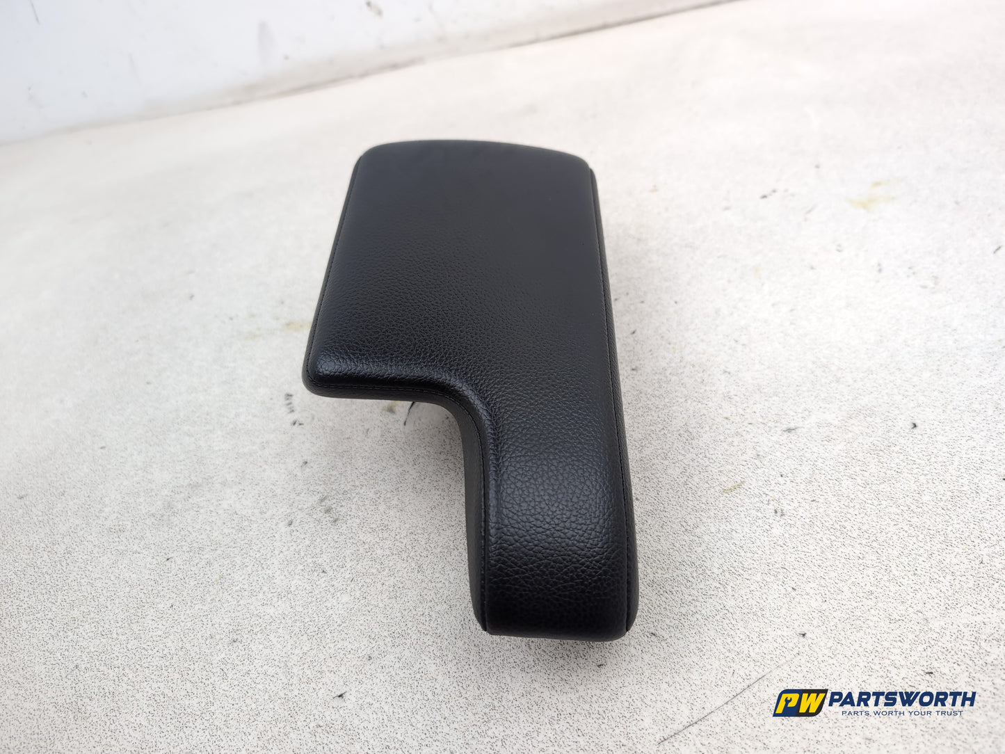 Mercedes-Benz B200 B-Class W245 Centre Console Armrest Black Leather A1696801939 - photo 7