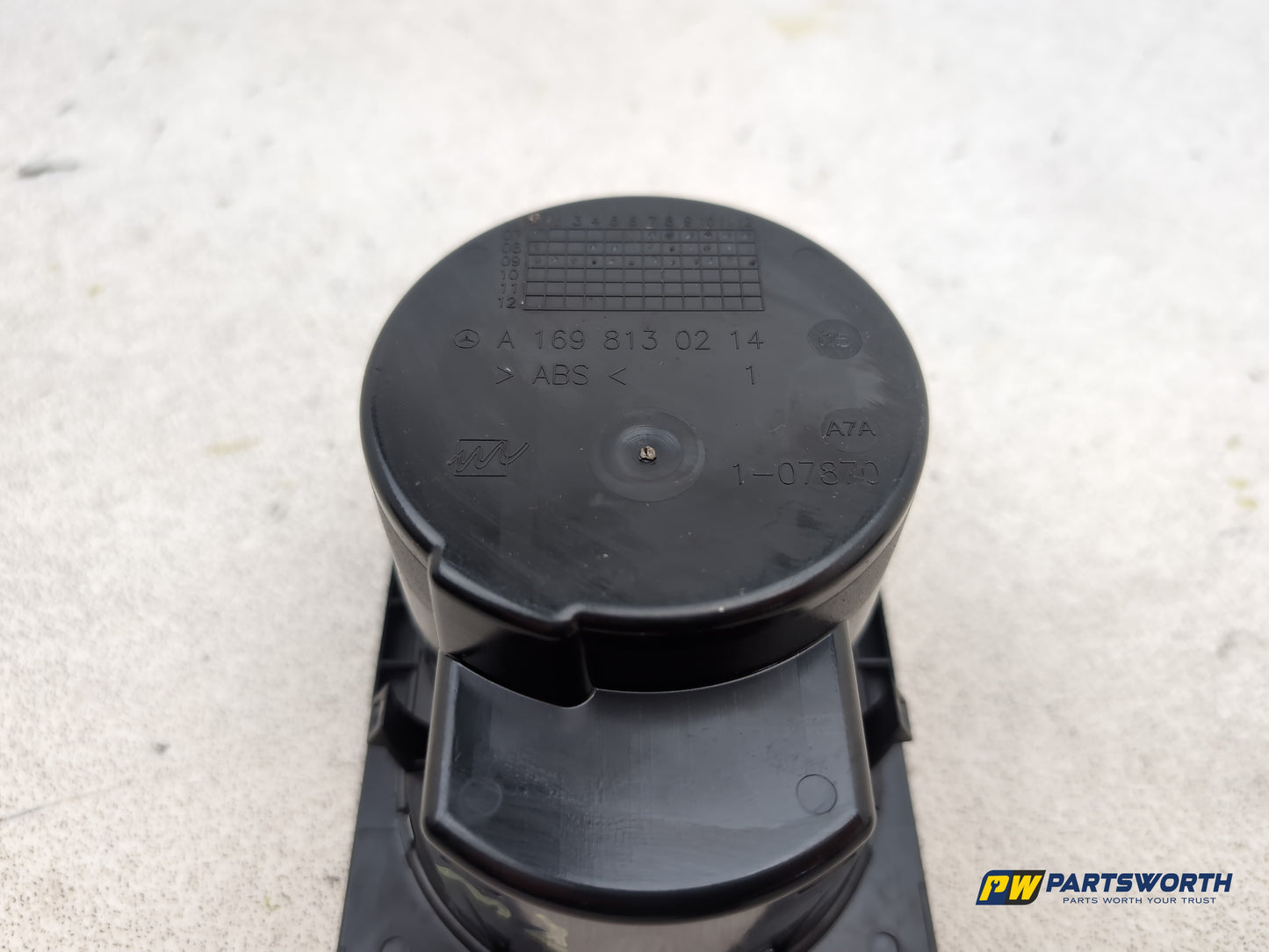 Mercedes-Benz B200 B-Class W245 Centre Console Cup Holder A1698130214 2005-2011 - photo 7